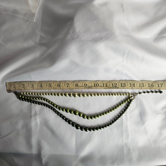 Vintage Olive Green Ombre Faux Pearl Necklace & Clip-On Earrings Set – 17" - Picture 10 of 16